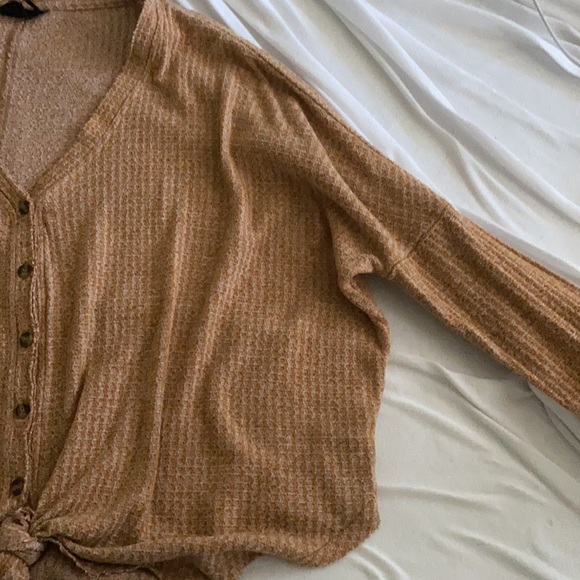 Urban Outfitters Sweater - Picture 5 of 6